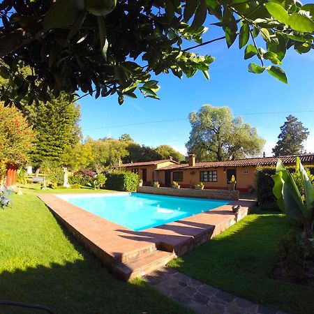 Villa Patzcuaro Garden Hotel Exterior photo