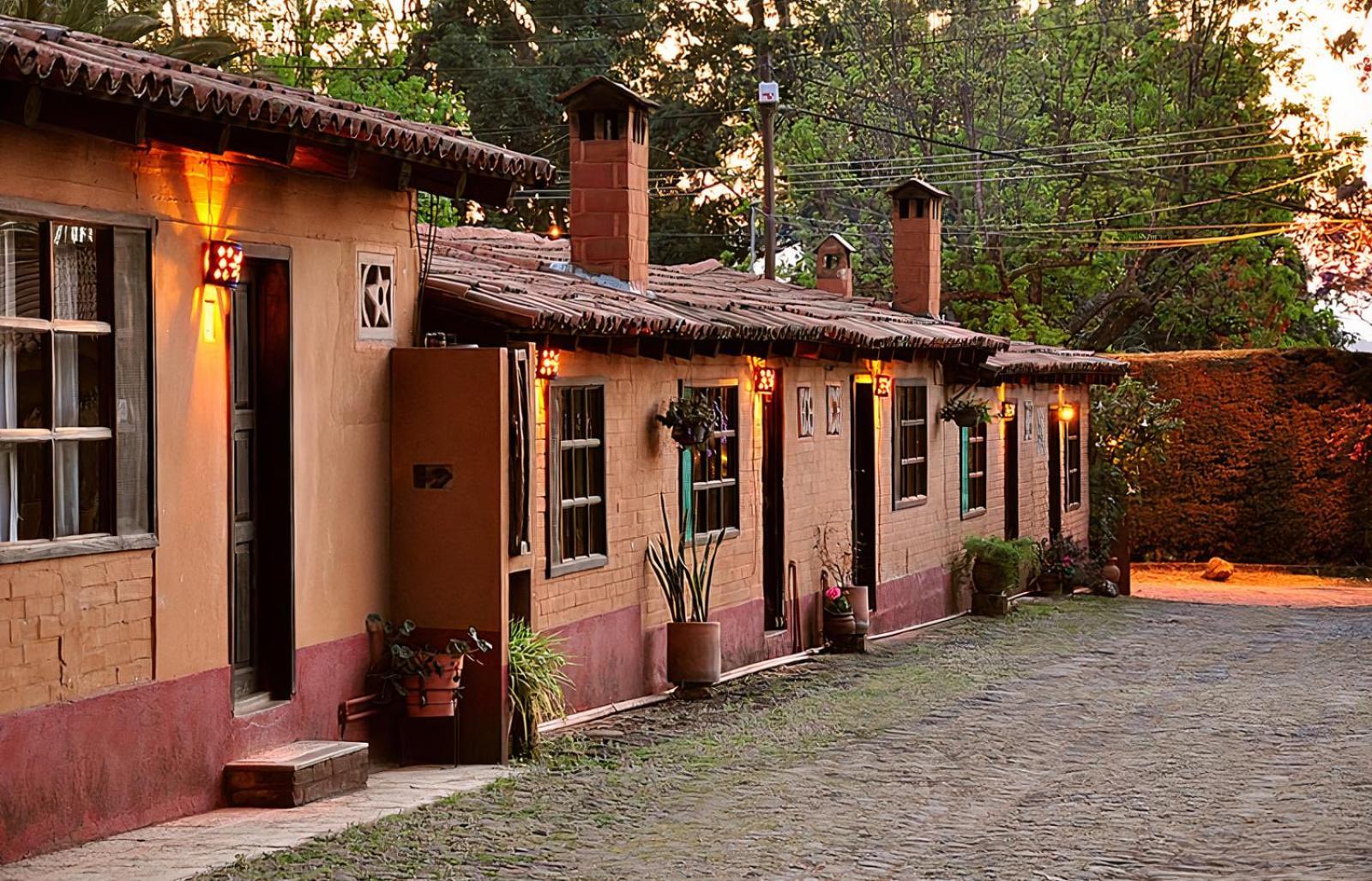 Villa Patzcuaro Garden Hotel Exterior photo